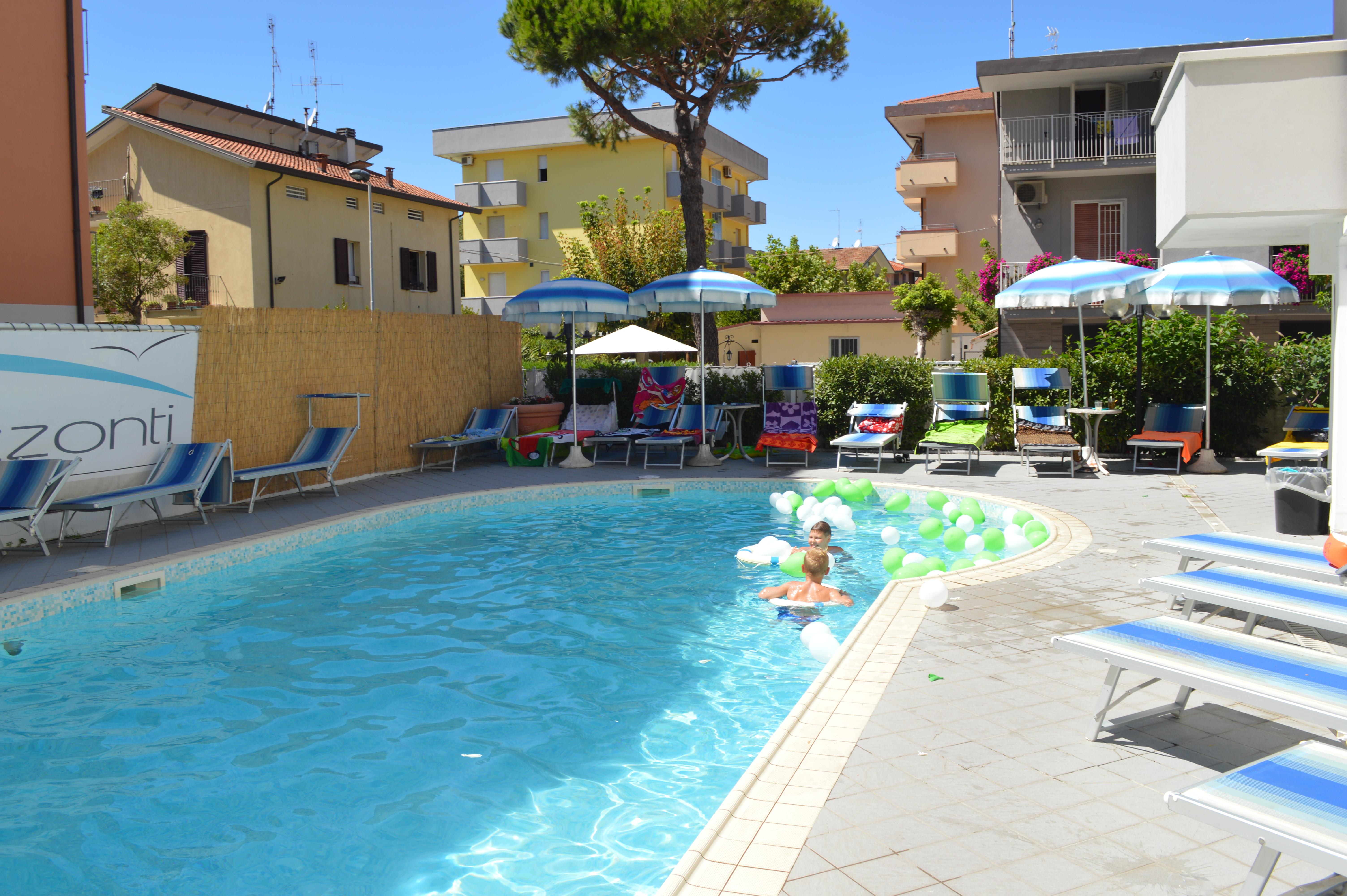 Hotel Orizzonti Rímini Exterior foto
