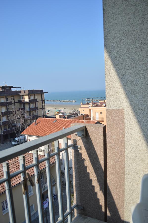 Hotel Orizzonti Rímini Exterior foto